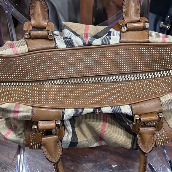 Burberry Plaid Shoulder Bag with Brown Leather - Picture 4 of 10